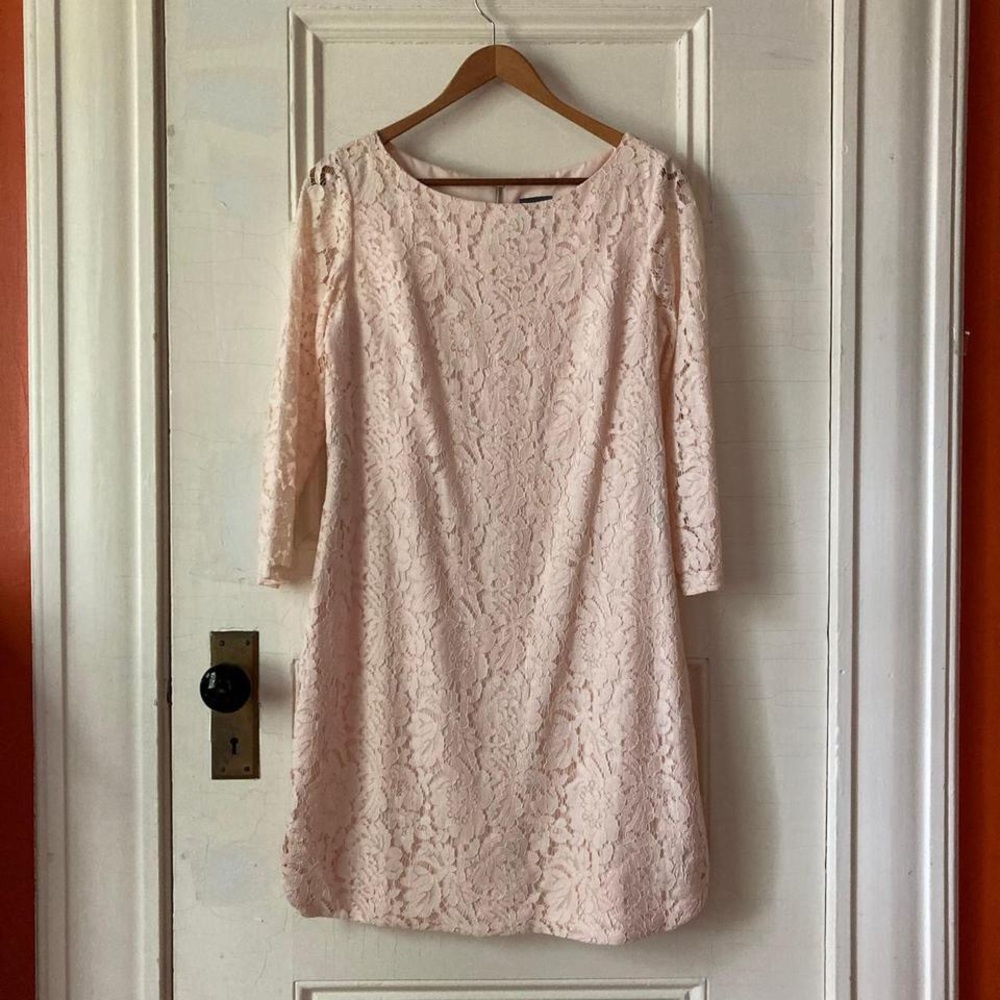Vince Camuto pastel pale pink lace dress midi 3/4 sleeve EUC size 8